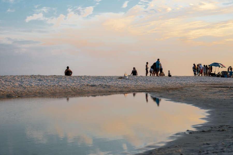 Budget Friendly Condo Perfect For A Romantic Getaway Within Walking Distance To The Beach! Gulf Shores Exterior foto