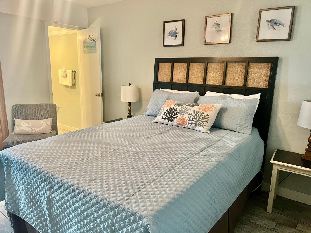 Budget Friendly Condo Perfect For A Romantic Getaway Within Walking Distance To The Beach! Gulf Shores Exterior foto